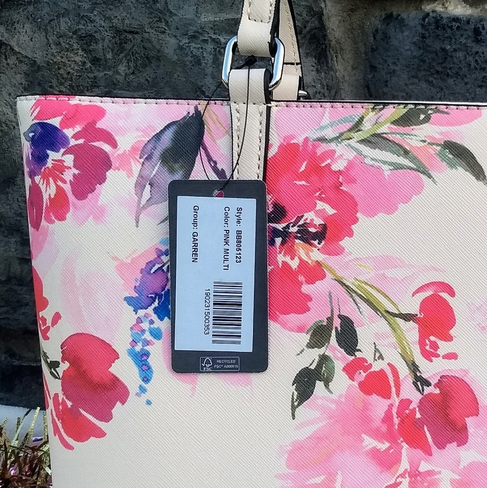 OUT Of STOCK Guess Pink Floral Garren Tote Set - Picture 7 of 13